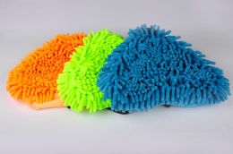 Chenille triangle dust head